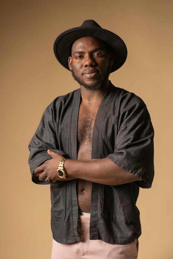 Stylisez votre look avec un kimono homme moderne et élégant